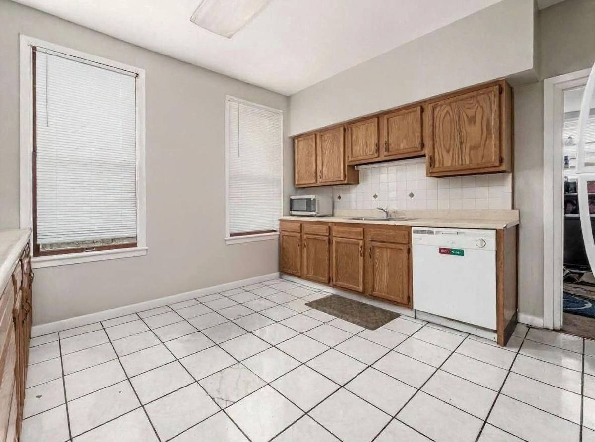 House for rent at 227 E Northwood Ave, Columbus, OH 43201