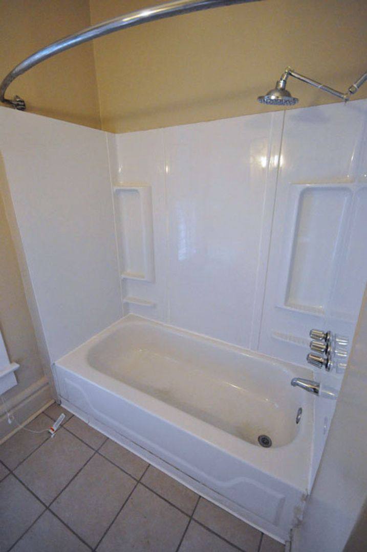 Apartment for rent at 25 E Blake Ave, Columbus, OH 43202