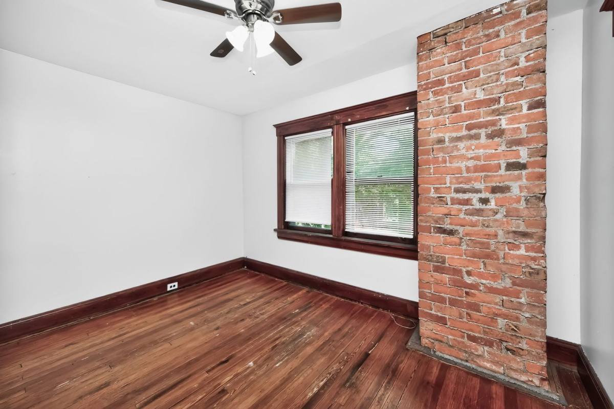 Apartment for rent at 2315 Moerlein Ave, Cincinnati, OH 45219