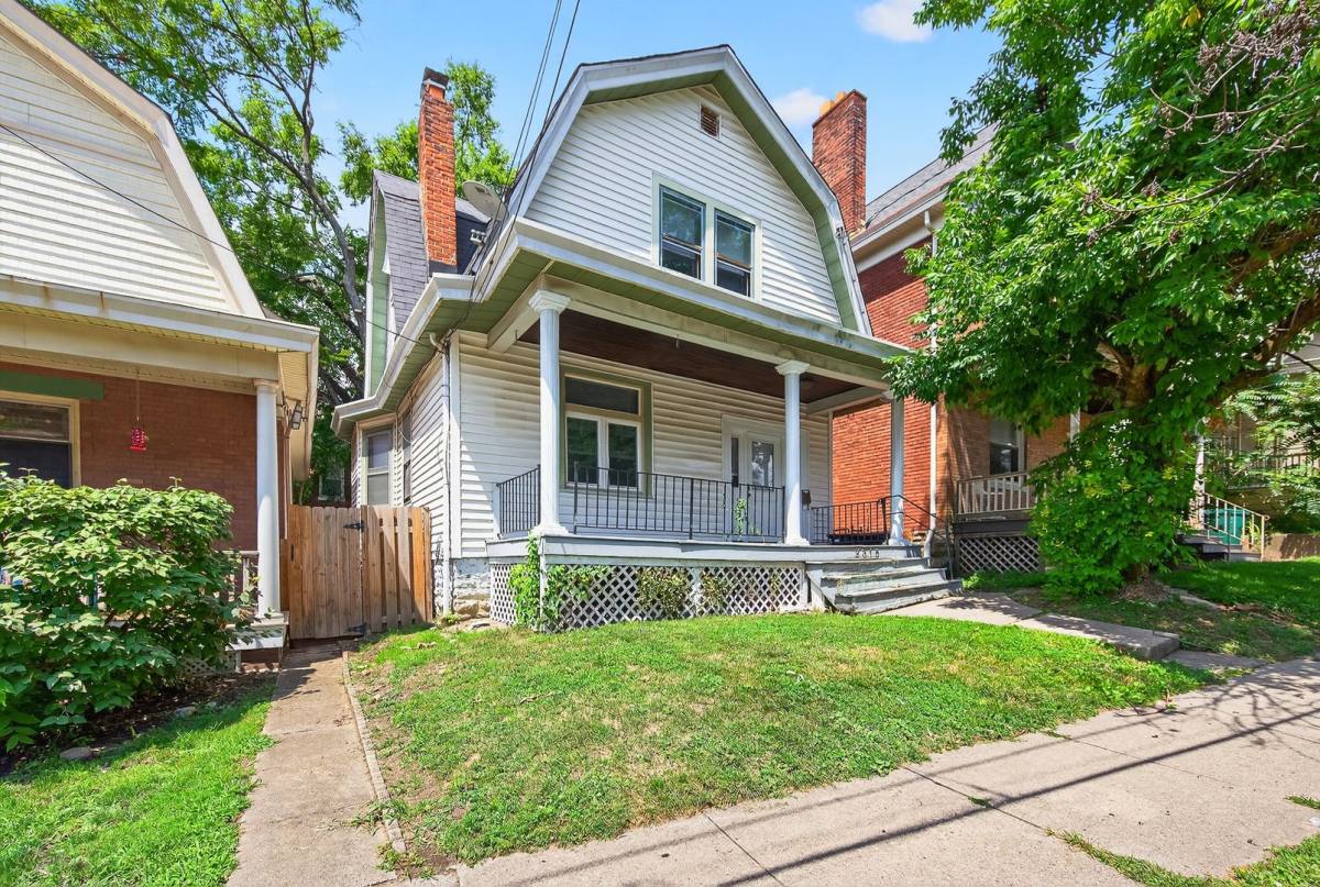 Apartment for rent at 2315 Moerlein Ave, Cincinnati, OH 45219