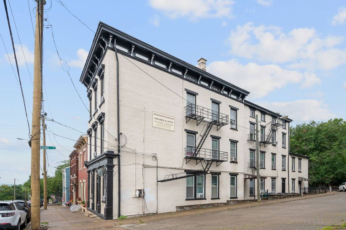Apartment for rent at 2419 Vine St #1, Cincinnati, OH 45219