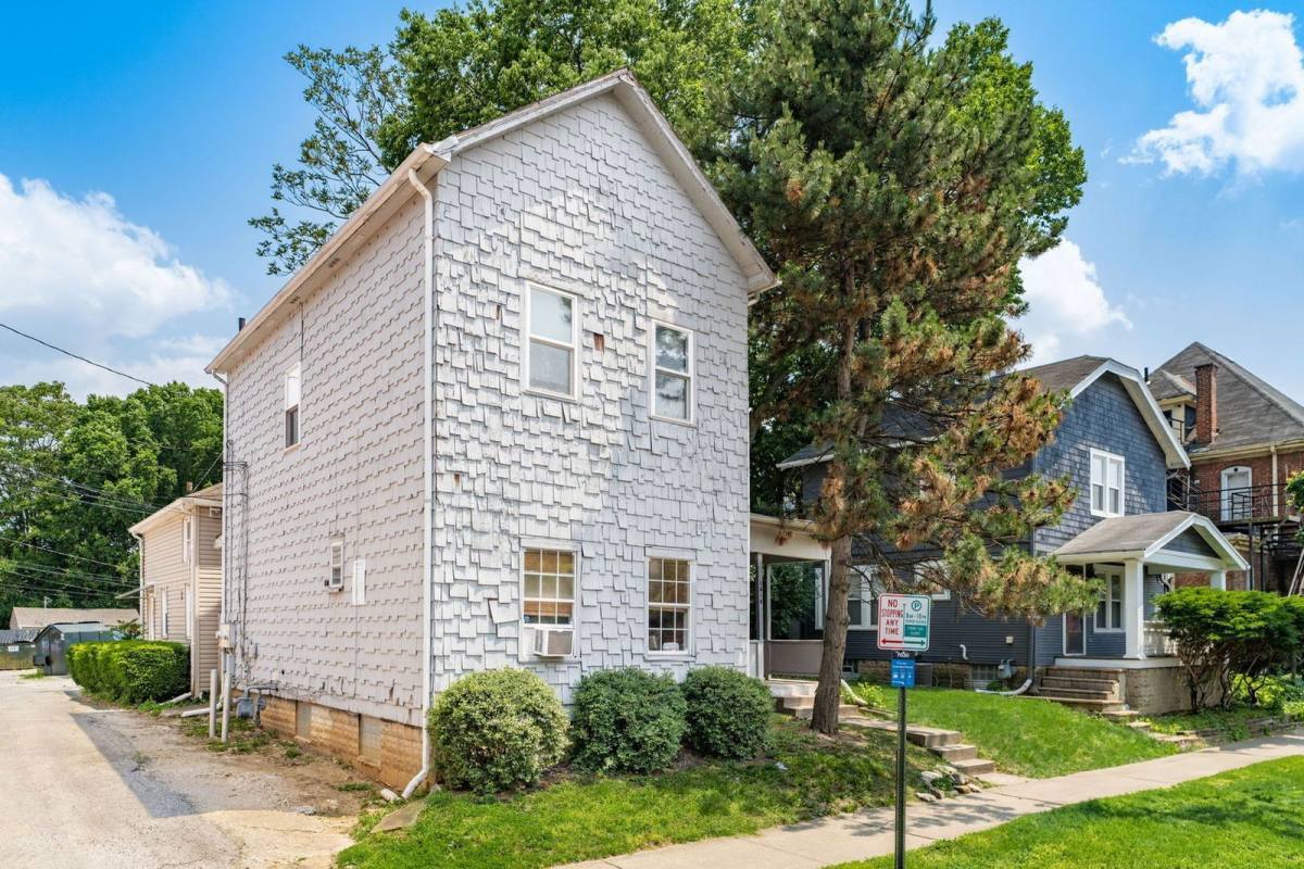 Apartment for rent at 1518 Worthington St #A, Columbus, OH 43201