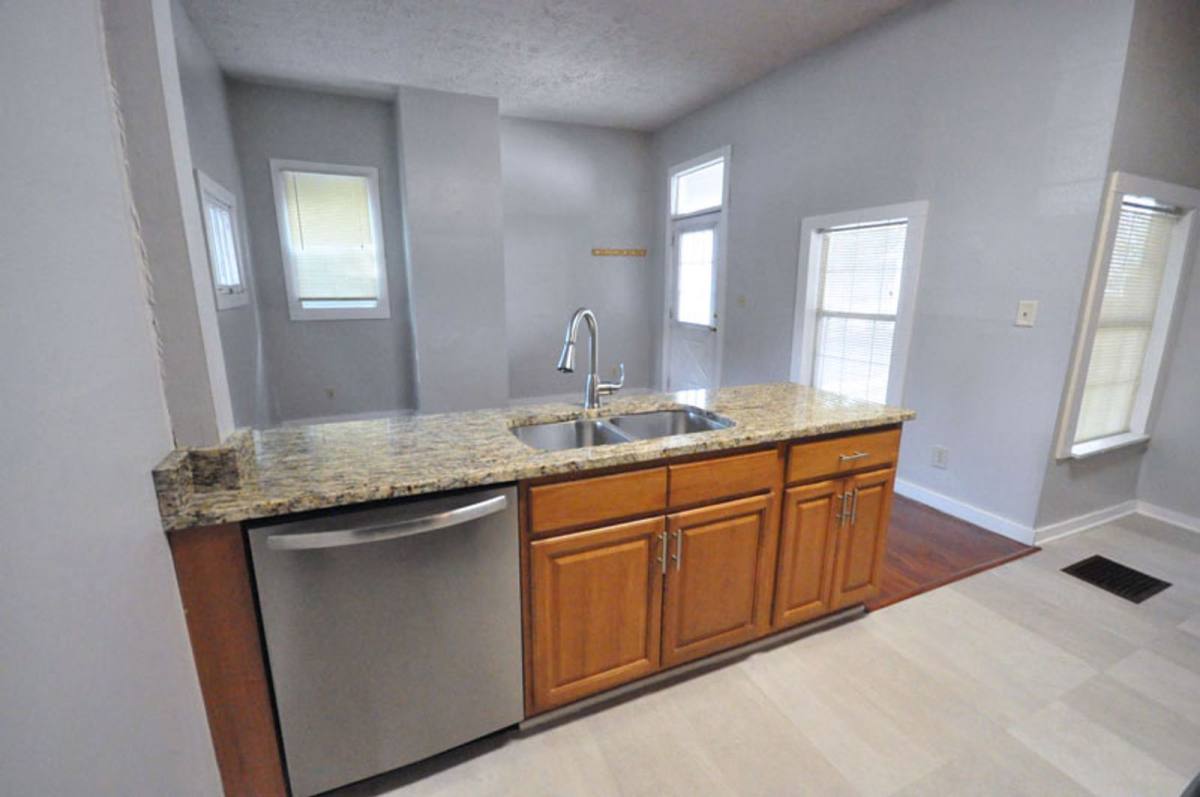 Apartment for rent at 1518 Worthington St #A, Columbus, OH 43201