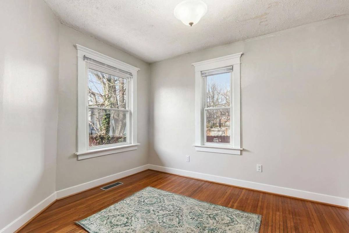 Apartment for rent at 204 Chittenden Ave, Columbus, OH 43201