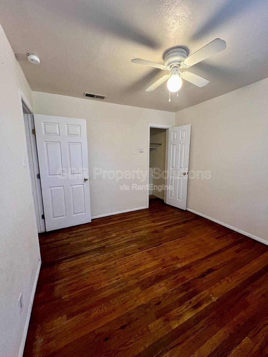 Apartment for rent at 118 Princeton Dr SE #B, Albuquerque, NM 87106
