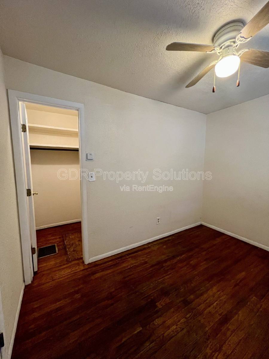 Apartment for rent at 118 Princeton Dr SE #B, Albuquerque, NM 87106