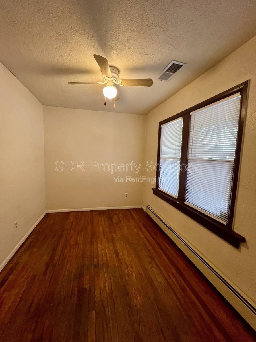 Apartment for rent at 118 Princeton Dr SE #B, Albuquerque, NM 87106