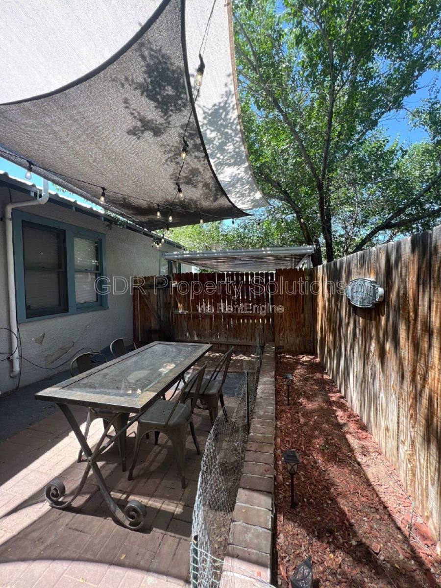 Apartment for rent at 118 Princeton Dr SE #B, Albuquerque, NM 87106
