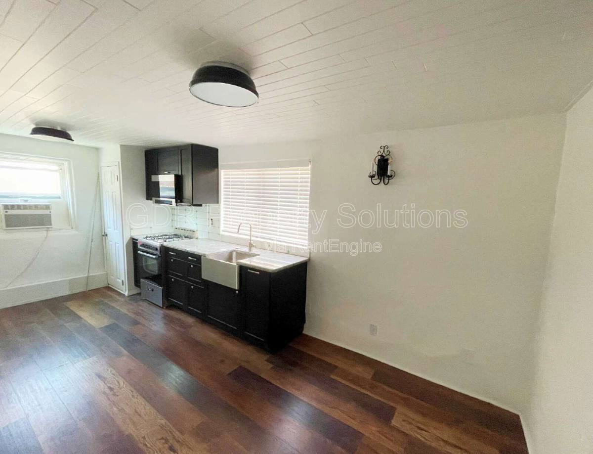 Apartment for rent at 300 San Pasquale Ave NW #D, Albuquerque, NM 87104