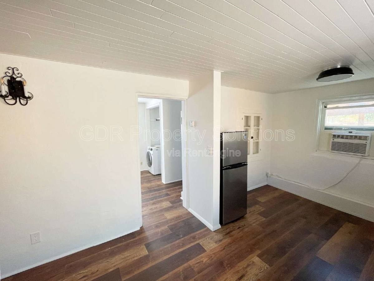 Apartment for rent at 300 San Pasquale Ave NW #D, Albuquerque, NM 87104