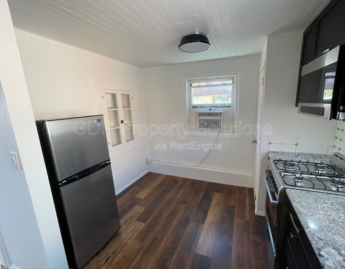 Apartment for rent at 300 San Pasquale Ave NW #D, Albuquerque, NM 87104
