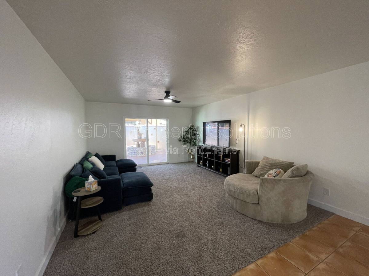 Townhouse for rent at 520 Ortiz Dr NE, Albuquerque, NM 87108
