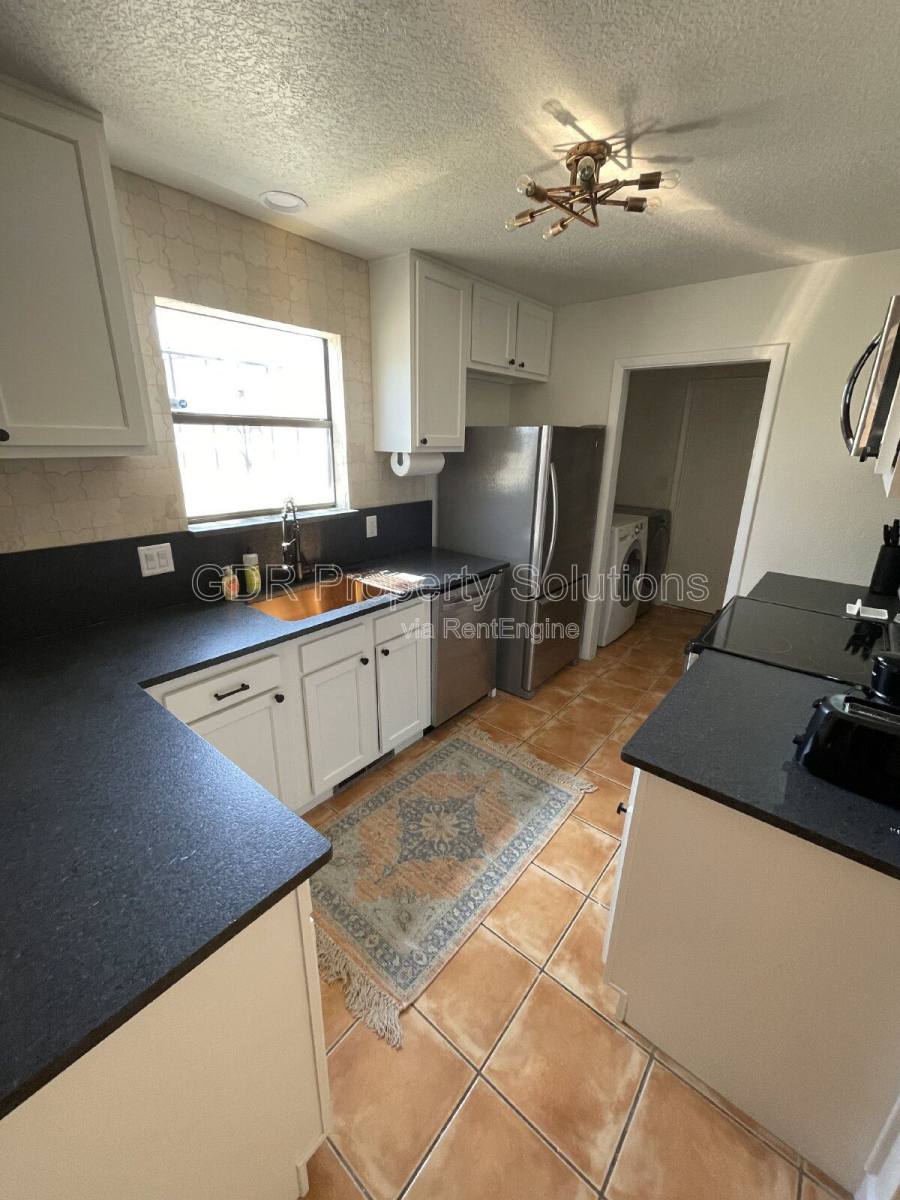Townhouse for rent at 520 Ortiz Dr NE, Albuquerque, NM 87108