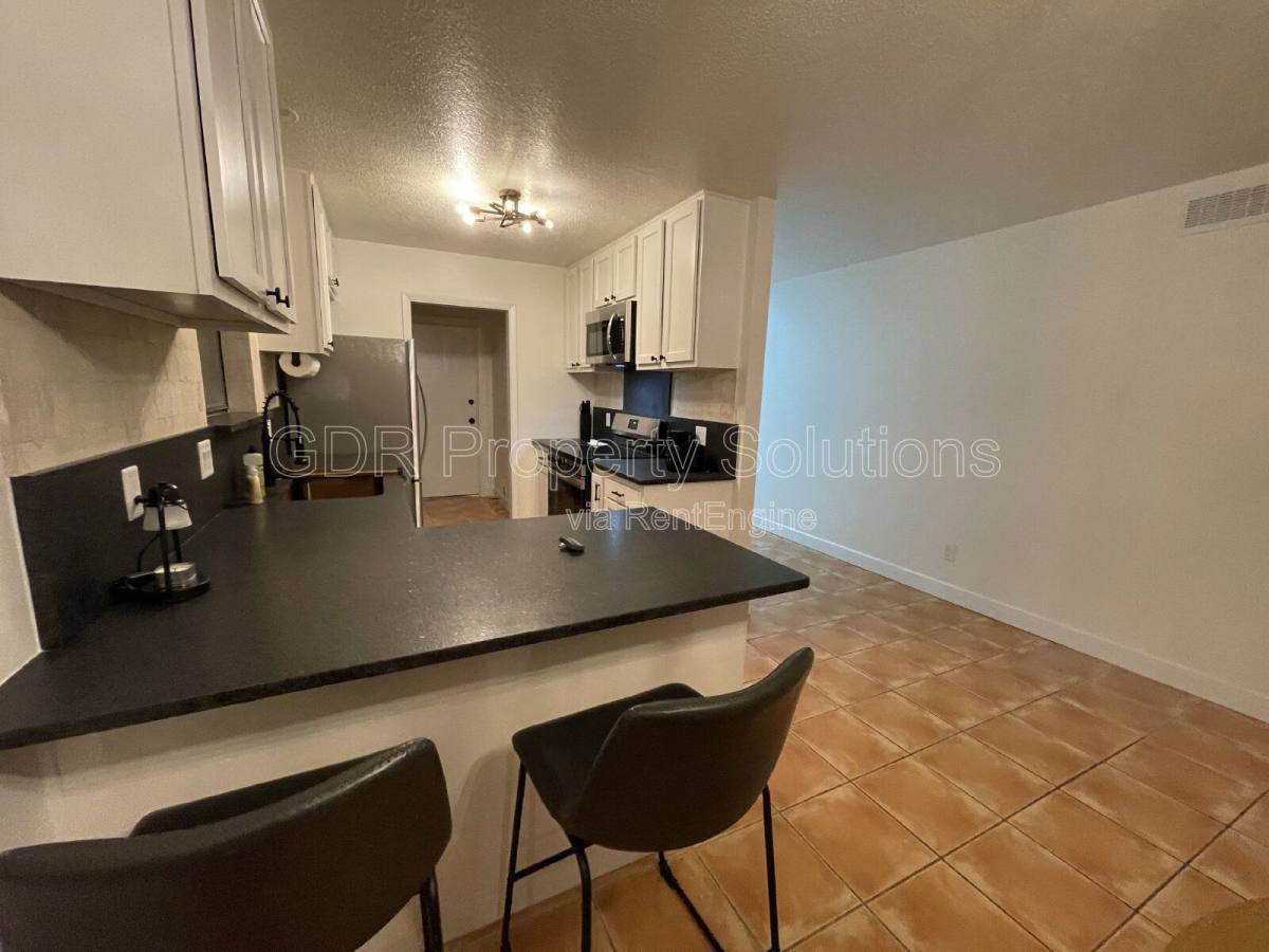 Townhouse for rent at 520 Ortiz Dr NE, Albuquerque, NM 87108