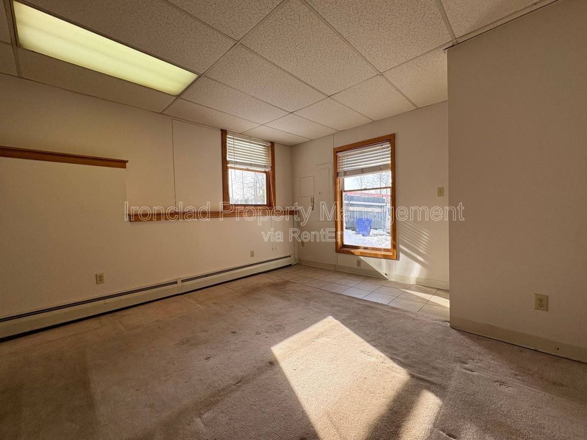 Apartment for rent at 278 Chamberlain Rd, Middletown, CT 06457
