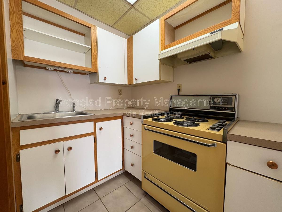 Apartment for rent at 278 Chamberlain Rd, Middletown, CT 06457