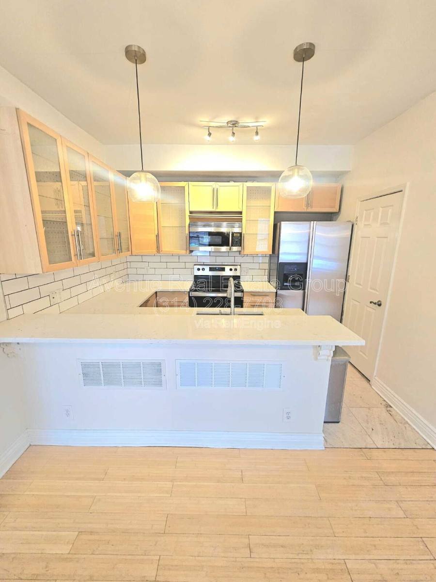 Condo for rent at 4322 Maryland Ave, Saint Louis, MO 63108