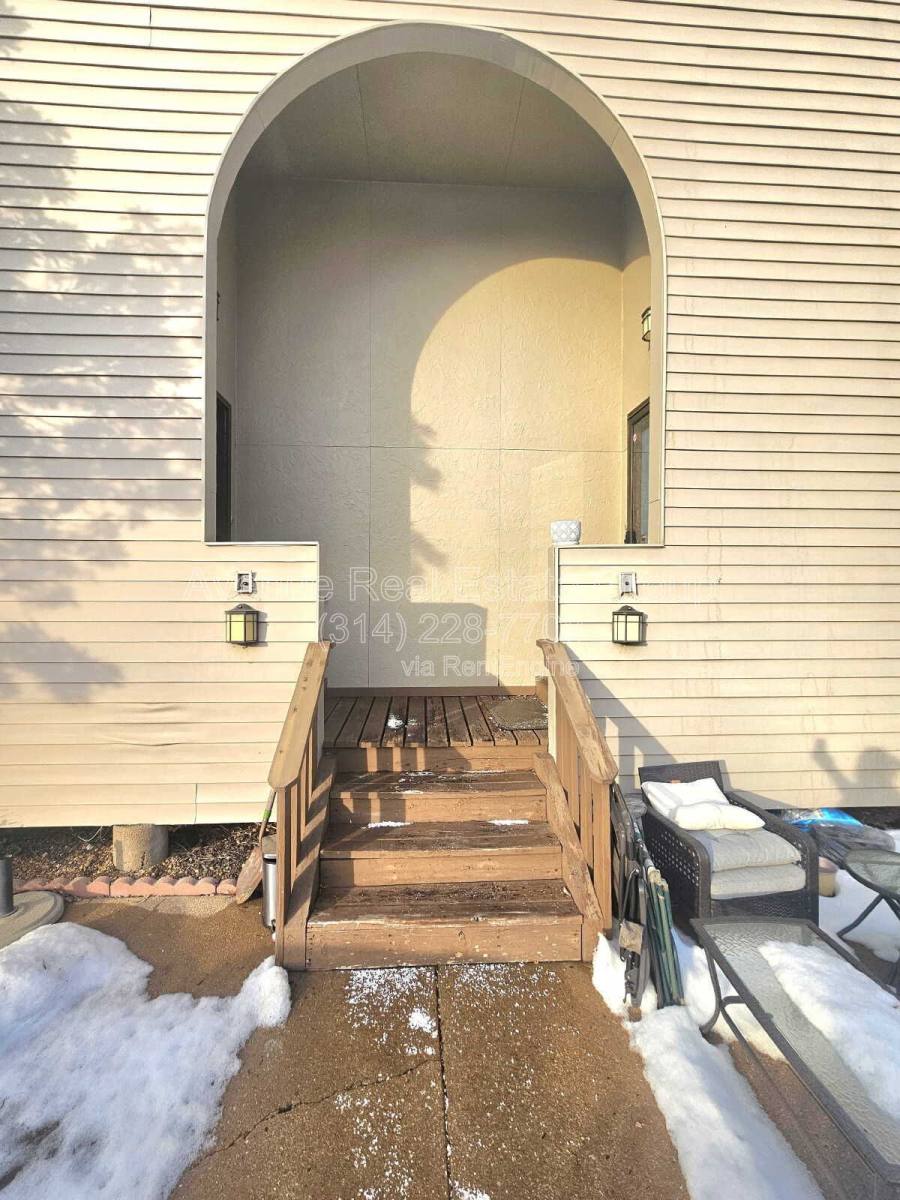 Condo for rent at 4322 Maryland Ave, Saint Louis, MO 63108