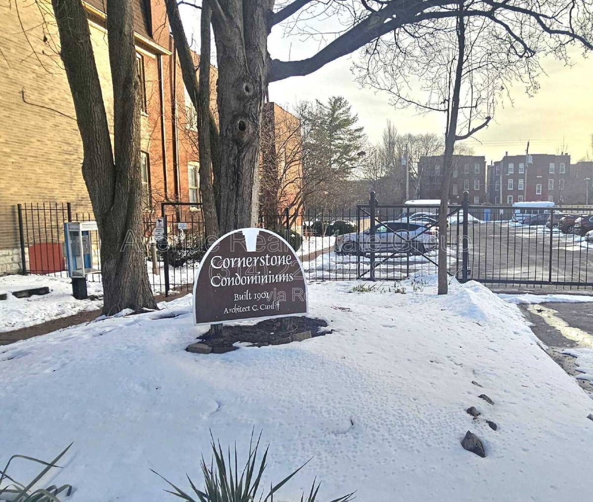 Condo for rent at 4322 Maryland Ave, Saint Louis, MO 63108