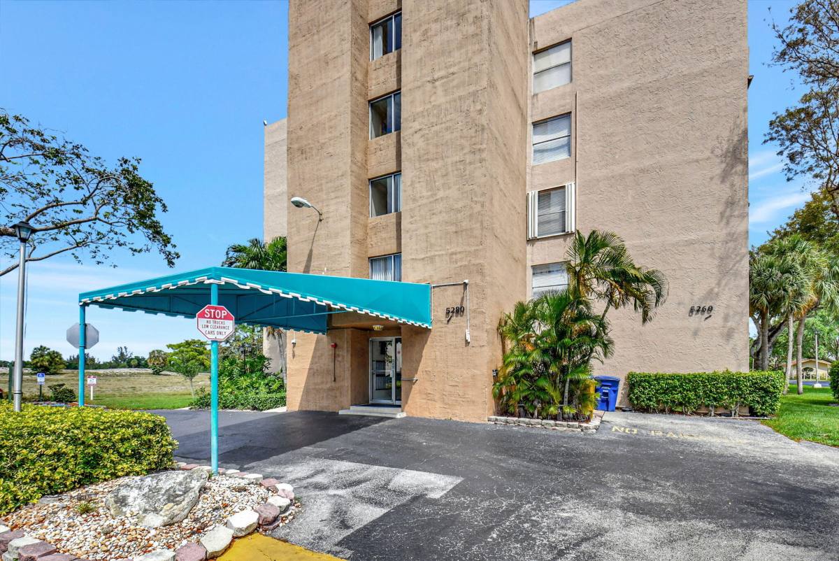 Apartment for rent at 5260 NW 2nd Ave #206, Boca Raton, FL 33487