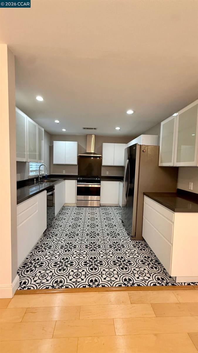 Apartment for rent at 1568 Placer Dr, Concord, CA 94521