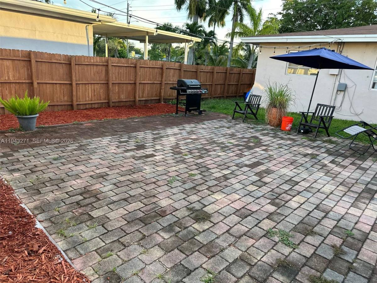 Apartment for rent at 1610 Hayes St #1610B, Hollywood, FL 33020