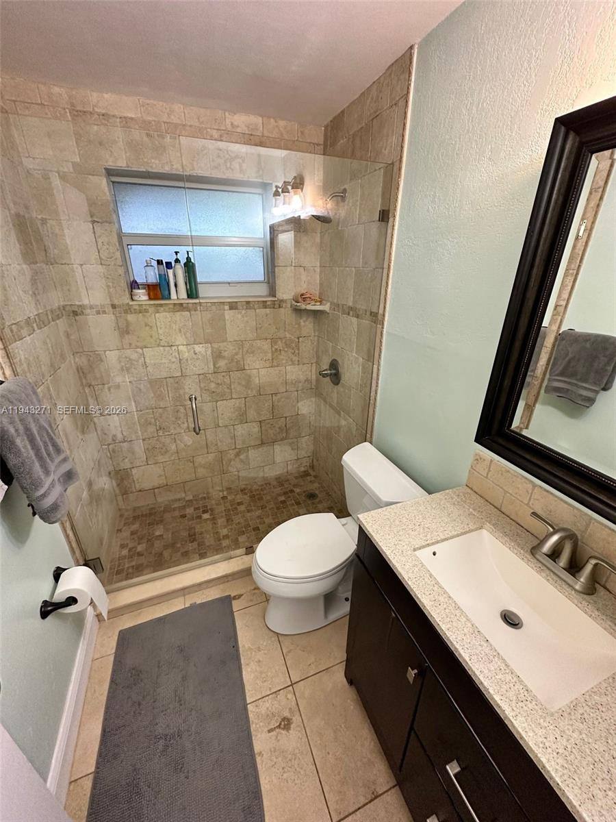 Apartment for rent at 1610 Hayes St #1610B, Hollywood, FL 33020