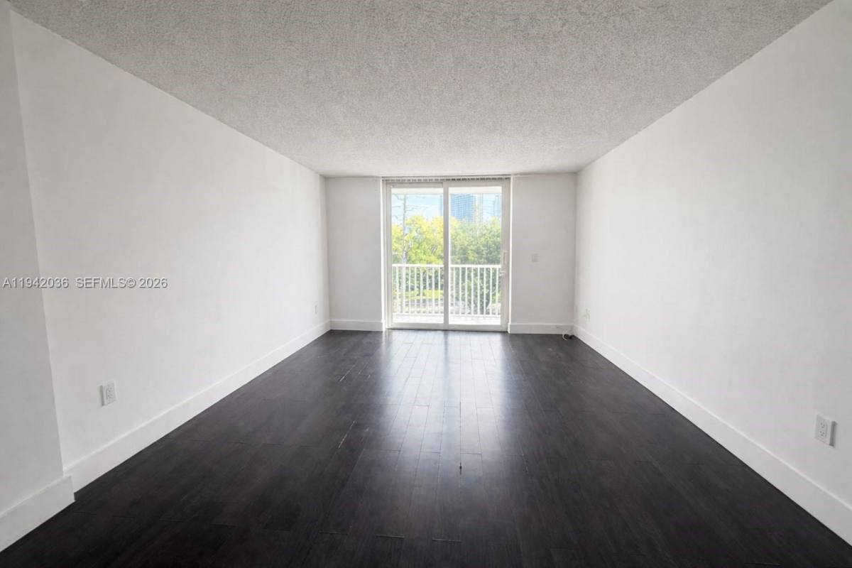 Apartment for rent at 16950 W Dixie Highway 16950-330, North Miami Beach, FL 33160