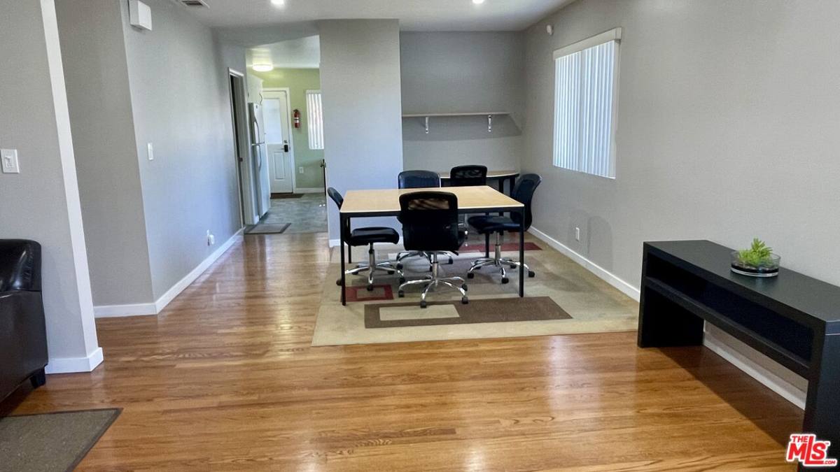 Apartment for rent at 7802 Airport Blvd, Los Angeles, CA 90045