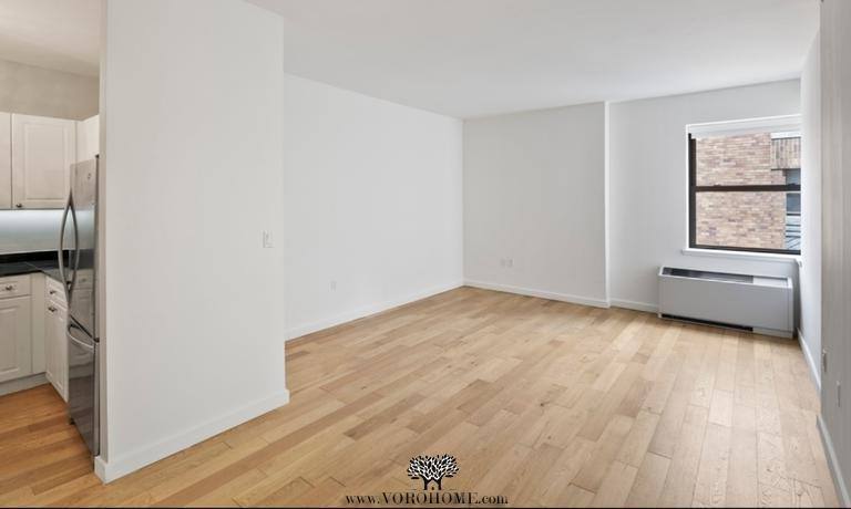 1 Broadway #2217, New York, NY 10004