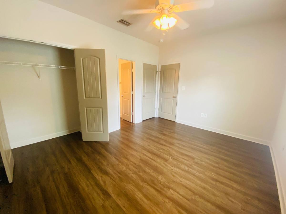 Apartment for rent at 810 Baytree Rd, Valdosta, GA 31602