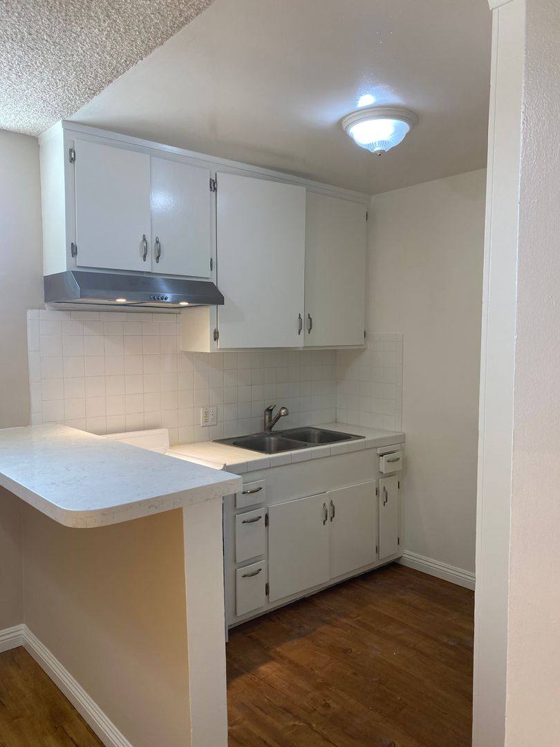 Apartment for rent at 3104 Montrose Ave, La Crescenta, CA 91214