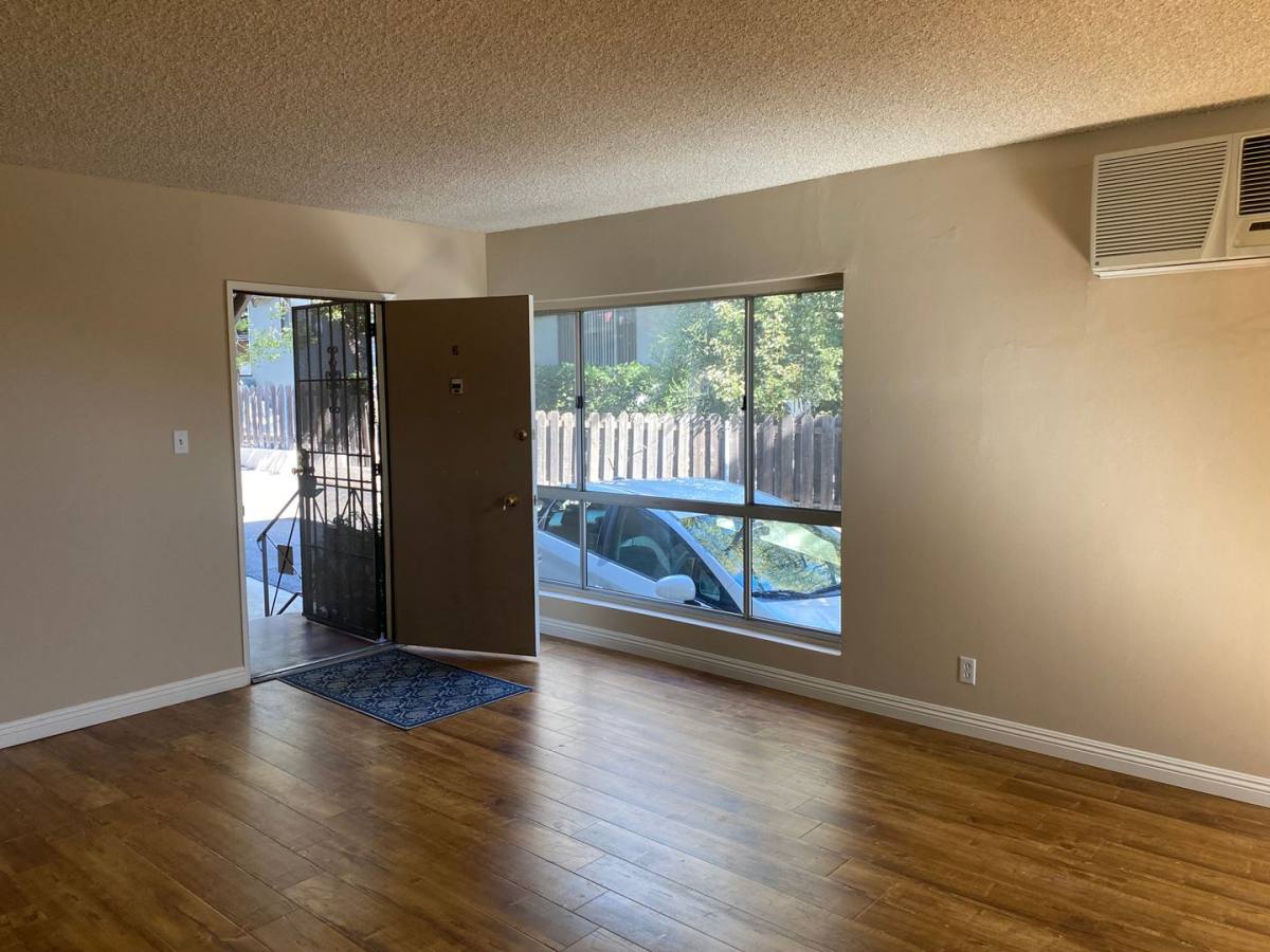 Apartment for rent at 3104 Montrose Ave, La Crescenta, CA 91214