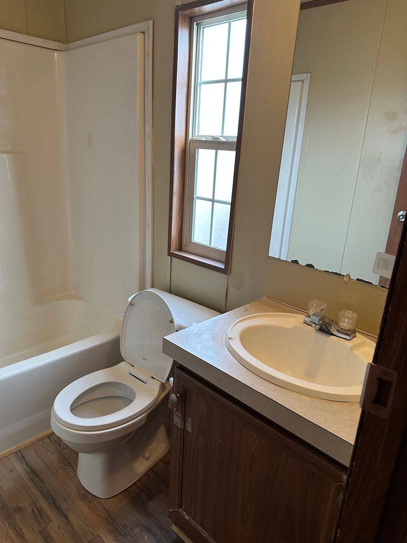 Apartment for rent at 1700 N Broadway, Salem, IL 62881