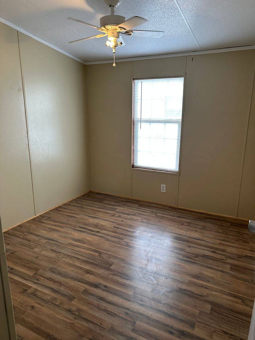 Apartment for rent at 1700 N Broadway, Salem, IL 62881