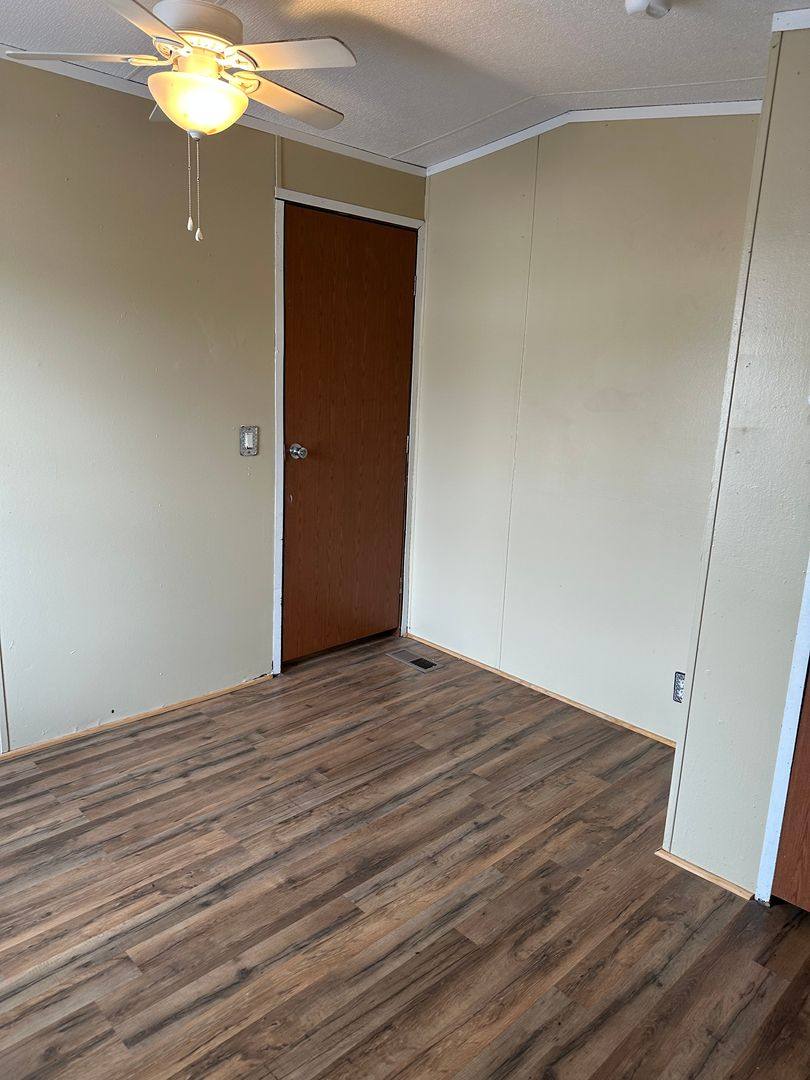 Apartment for rent at 1700 N Broadway, Salem, IL 62881