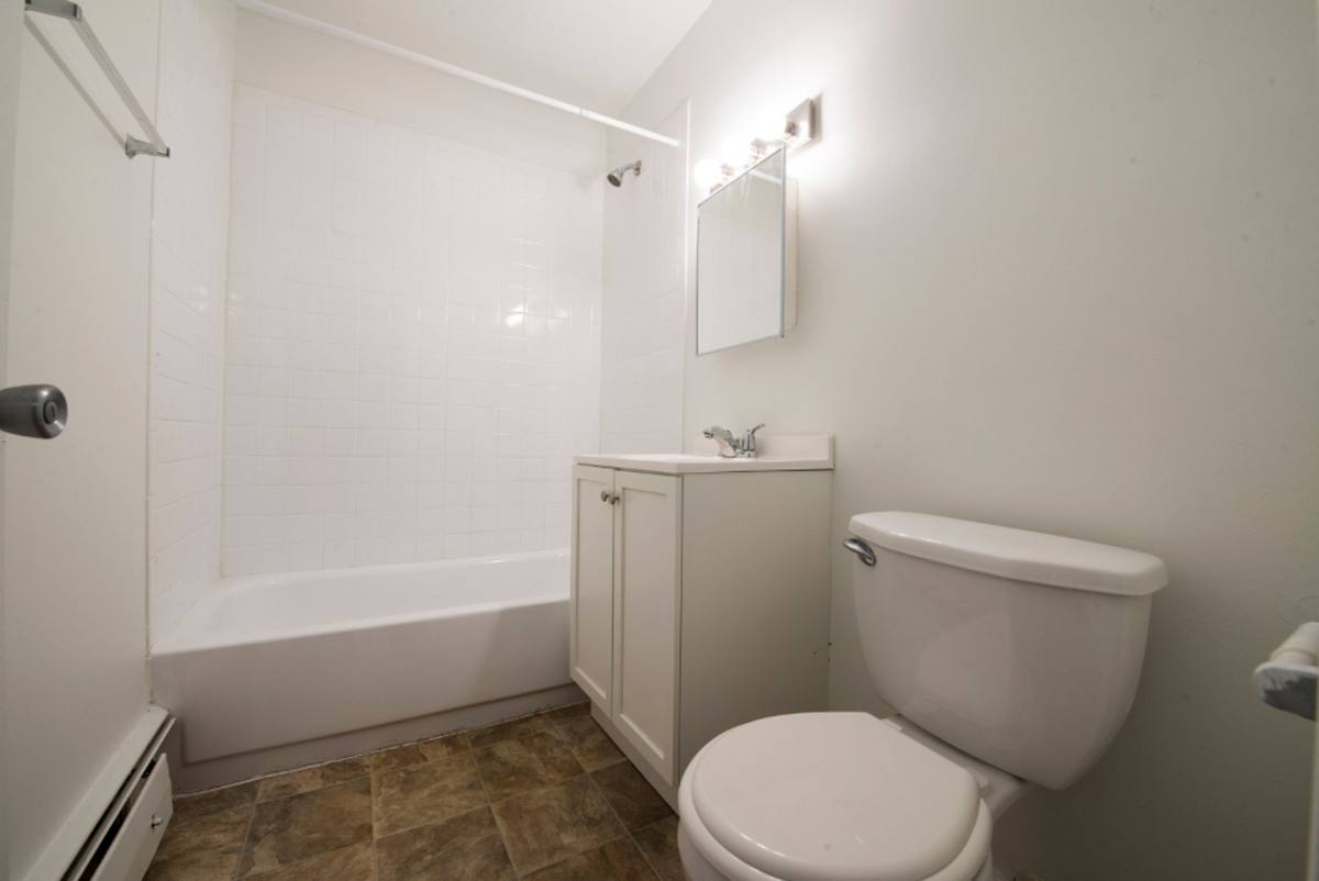 Apartment for rent at 634 Sibley Blvd, Calumet City, IL 60409