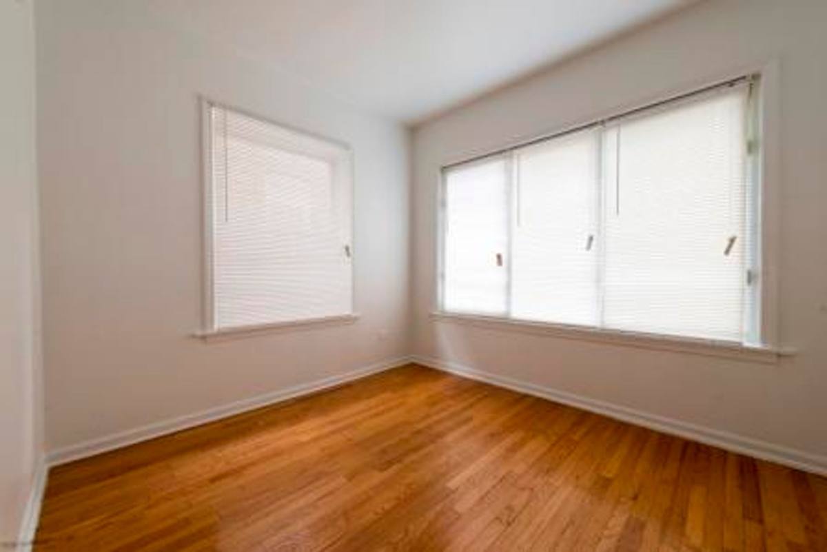 Apartment for rent at 7722 S Kingston, Chicago, IL 60649