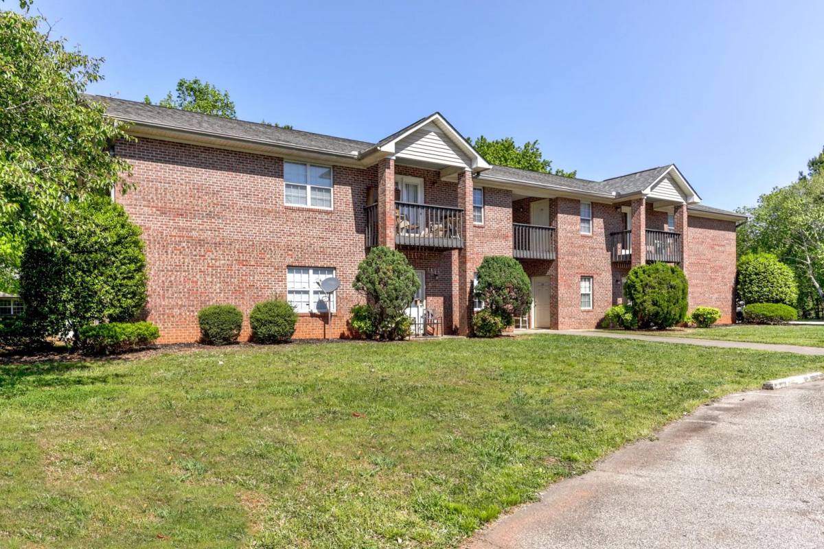 Apartment for rent at 120 Crown Point Dr, Cornelia, GA 30531