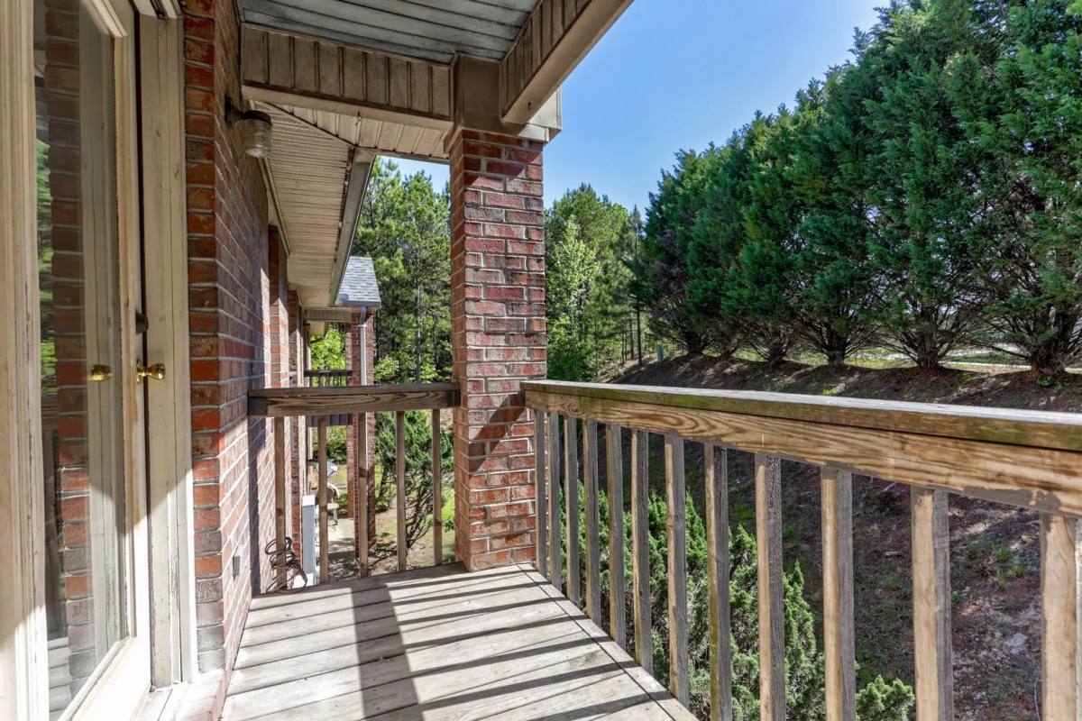 Apartment for rent at 120 Crown Point Dr, Cornelia, GA 30531