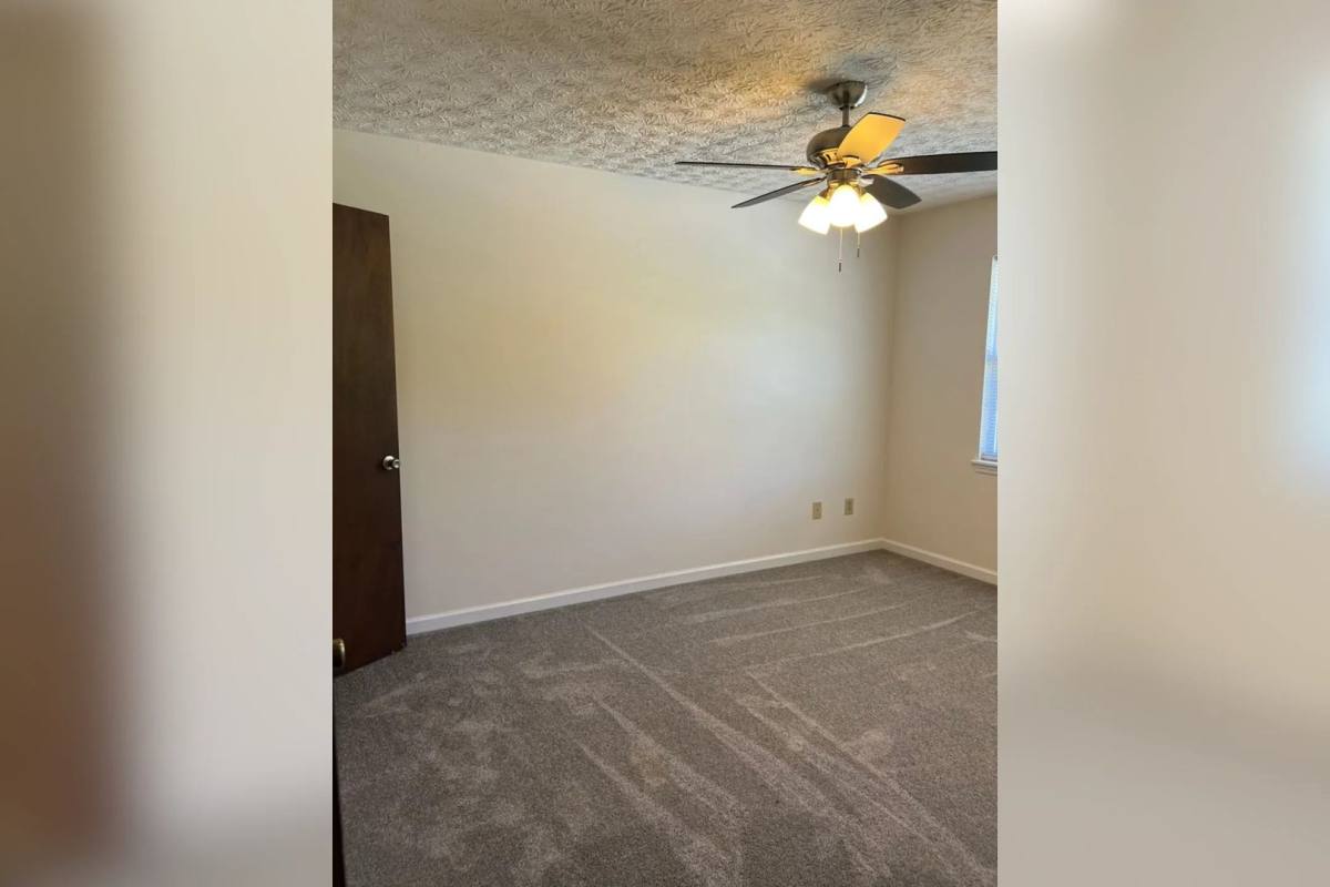 Apartment for rent at 120 Crown Point Dr, Cornelia, GA 30531