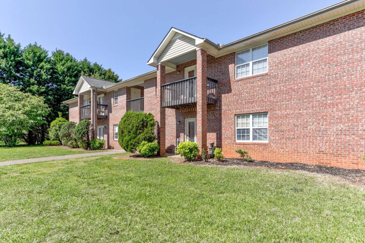 Apartment for rent at 120 Crown Point Dr, Cornelia, GA 30531