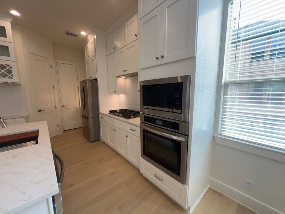 House for rent at 10607 Enclave Shadows Court, Houston, TX 77043
