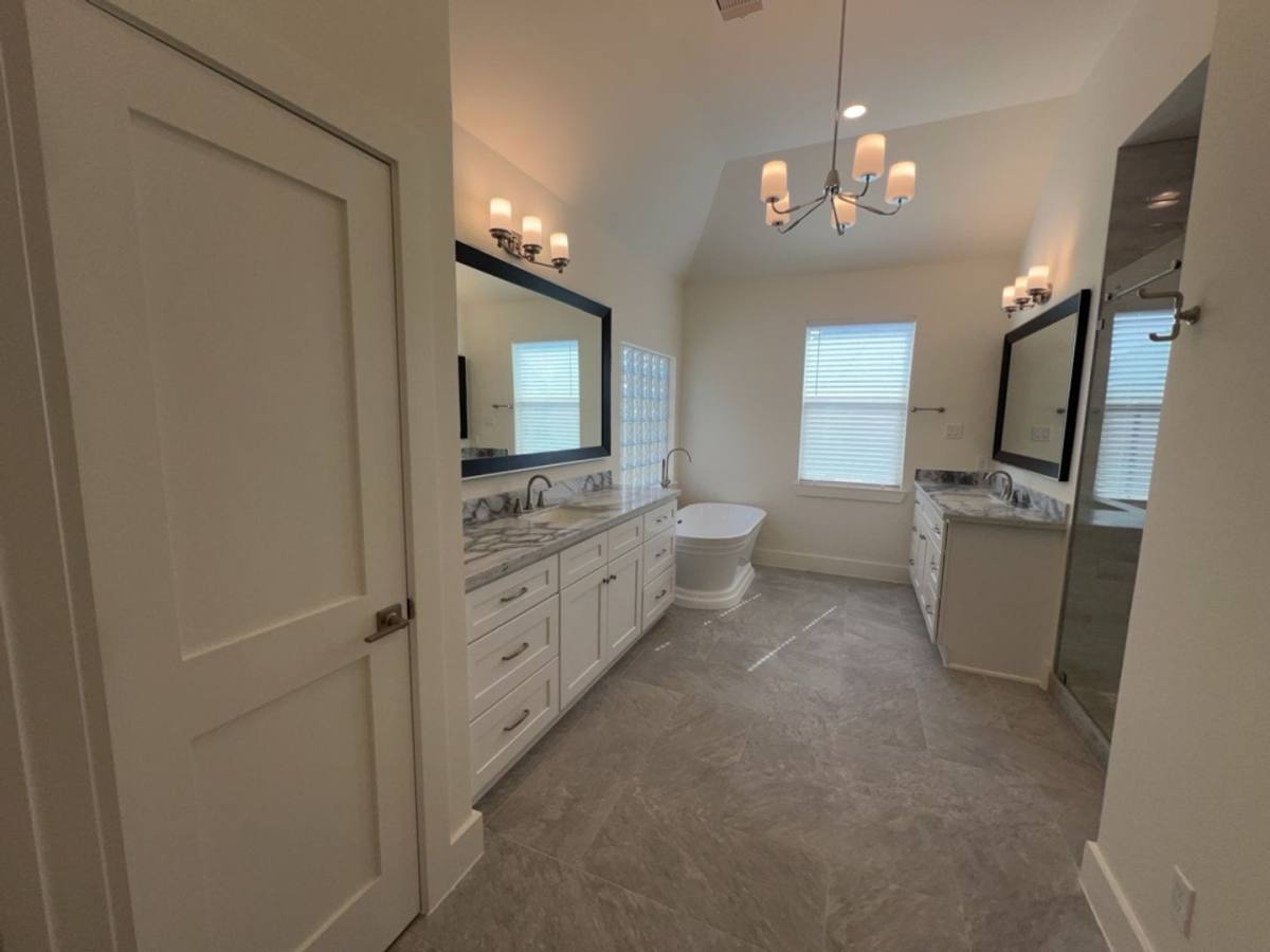House for rent at 10607 Enclave Shadows Court, Houston, TX 77043