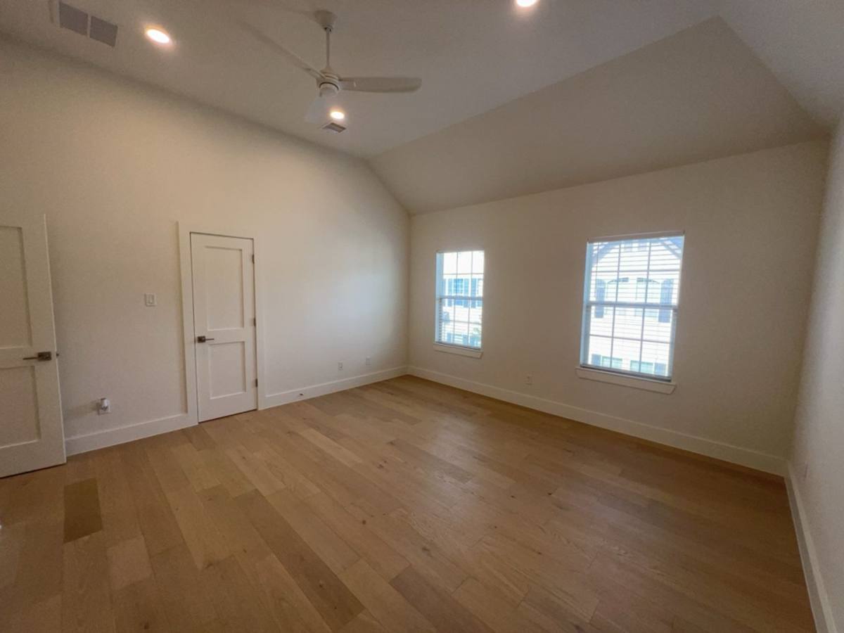House for rent at 10607 Enclave Shadows Court, Houston, TX 77043