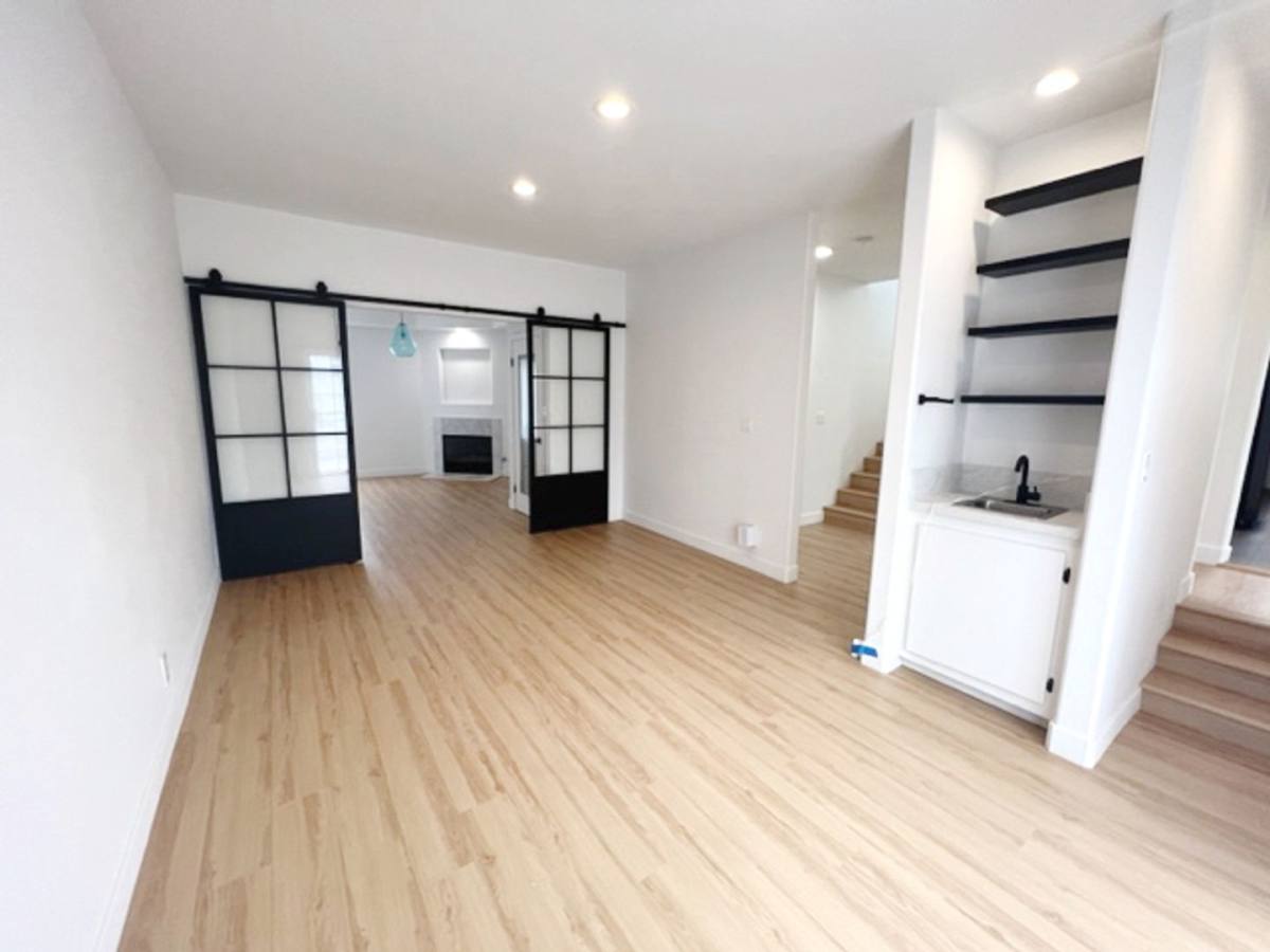 Townhouse for rent at 1703 Rindge Lane, Redondo Beach, CA 90278