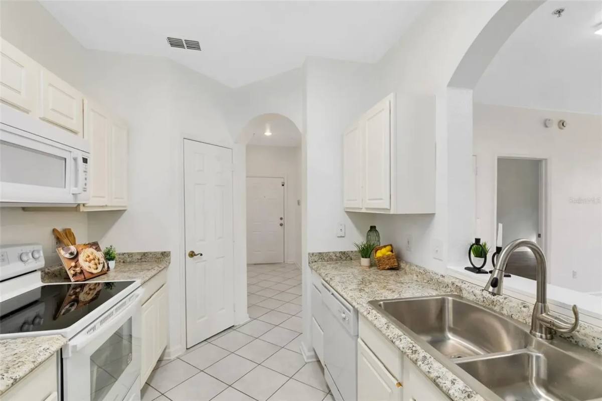 Condo for rent at 1224 S Hiawassee Rd, Orlando, FL 32835