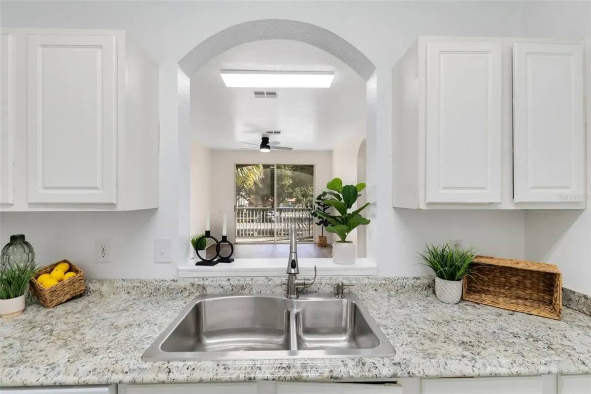 Condo for rent at 1224 S Hiawassee Rd, Orlando, FL 32835