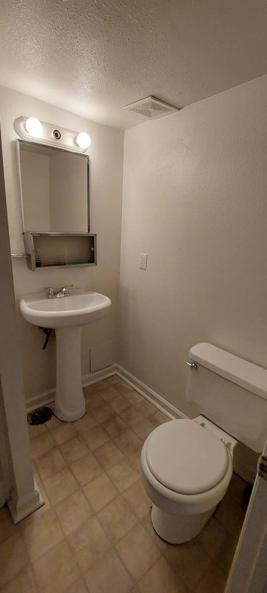 Apartment for rent at 1017 16th St, Greeley, CO 80631