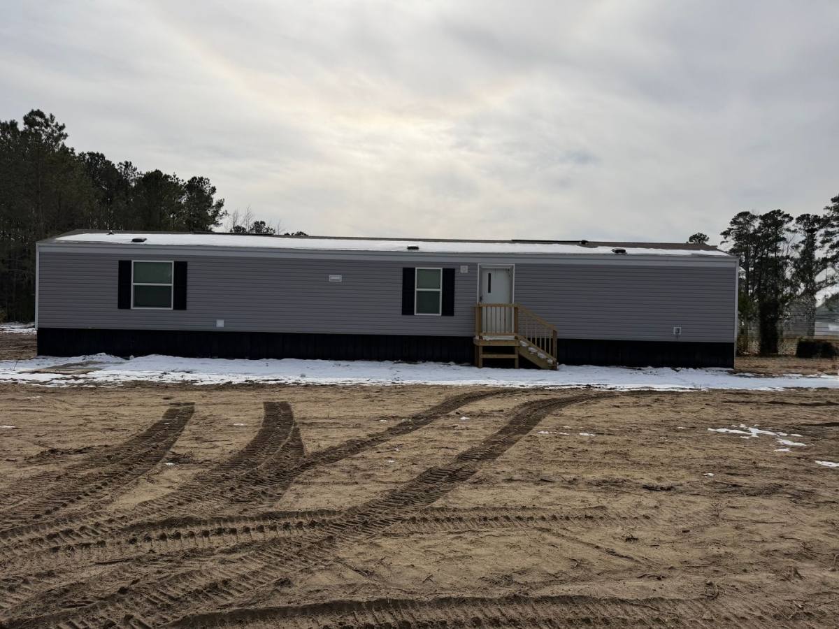 House for rent at 811 Bluebird Rd, Loris, SC 29569